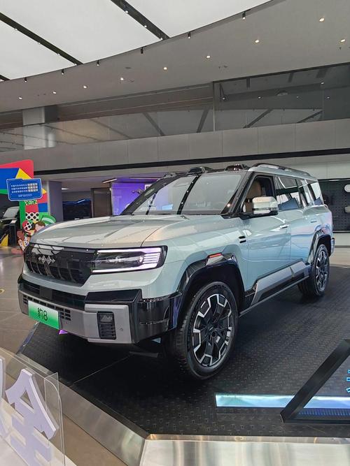 重庆245比亚迪方程豹硬派越野的爆款，英菲尼迪35周年与你共成长